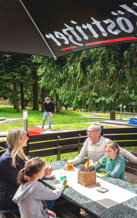 ahorn-panorama-hotel-oberhof-biergarten