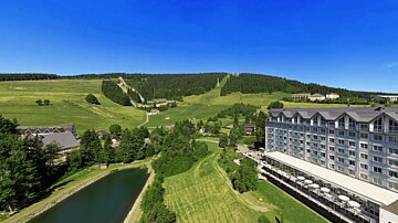 [Translate to český:] Best Western Ahorn Hotel Oberwiesenthal Aussenansicht Sommer