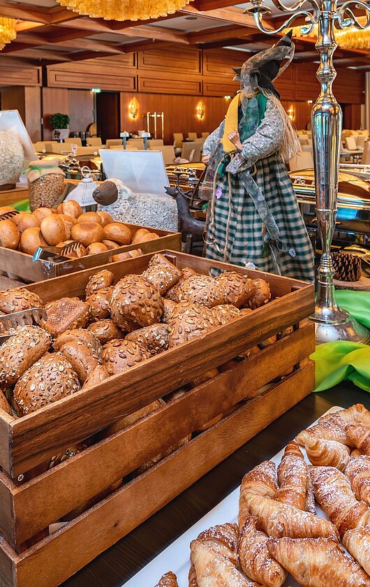 AHORN Harz Hotel Braunlage Frühstücksbuffet Brötchen