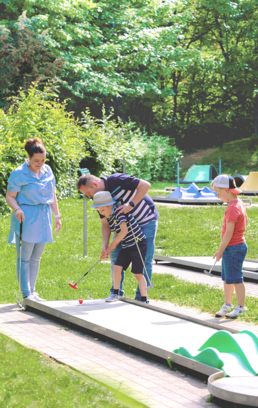 ahorn-berghotel-friedrichroda-minigolf