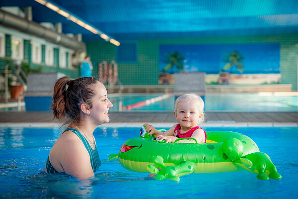 ahorn-berghhotel-friedrichroda-innen-pool-kinderbecken